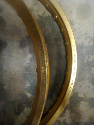 ล้อแม๊ค ls 125d ล้อหน้า 1วงและล้อ did สภาพดีเก่าเก็บ 1100 บาท ล้อแม๊ค ls 125d ล้อหน้า 1วงและล้อ did สภาพดีเก่าเก็บ 1100 บาท