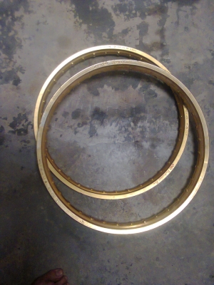 ล้อแม๊ค ls 125d ล้อหน้า 1วงและล้อ did สภาพดีเก่าเก็บ 1100 บาท ล้อแม๊ค ls 125d ล้อหน้า 1วงและล้อ did สภาพดีเก่าเก็บ 1100 บาท