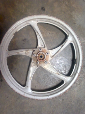 ล้อแม๊ค ls 125d  ล้อหน้า 1วงและล้อ did สภาพดีเก่าเก็บ  1100 บาท