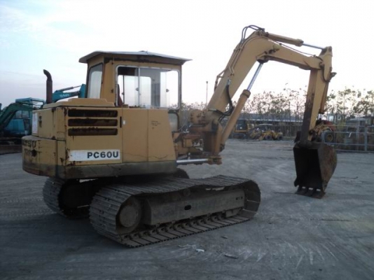 รถบคโฮ โคมัตสุ PC60U-2 รถญี่ปุ่น  เดิมๆ สวยๆ Komatsu pc60U
