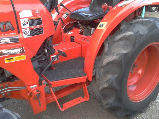 ขายรถไถคูโบต้า KUBOTA L 3608 (4WD) พร้อมใบมีดคานบน ขายรถไถคูโบต้า KUBOTA L 3608 (4WD) พร้อมใบมีดคานบน