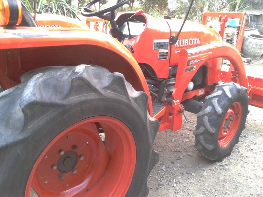 ขายรถไถคูโบต้า KUBOTA L 3608 (4WD) พร้อมใบมีดคานบน ขายรถไถคูโบต้า KUBOTA L 3608 (4WD) พร้อมใบมีดคานบน