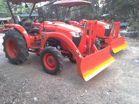 ขายรถไถคูโบต้า KUBOTA L 3608 (4WD) พร้อมใบมีดคานบน ขายรถไถคูโบต้า KUBOTA L 3608 (4WD) พร้อมใบมีดคานบน