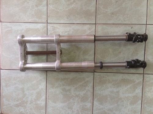 ขายด่วน โช๊คหน้ารถวิบาก ราคา 3800 ตามสภาพ ซื้อสดลดได้ค่ะ