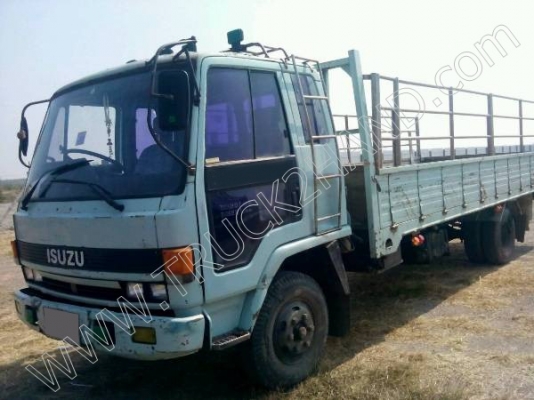 รถบรรทุก 6 ล้อ ช่วงยาว  ยี่ห้อ ISUZU รุ่น FRR  175 แรงม้า