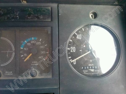 รถบรรทุก 6 ล้อ ช่วงยาว  ยี่ห้อ ISUZU รุ่น FRR  175 แรงม้า