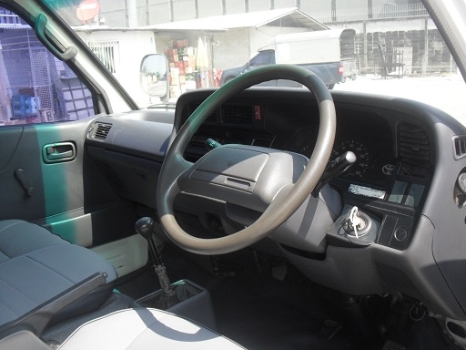 รถตู้สภาพดี เครื่องแน่น จัดไฟแนนท์ให้ได้ ไม่ต้องใช้เงินออกรถ. รถตู้สภาพดี เครื่องแน่น จัดไฟแนนท์ให้ได้ ไม่ต้องใช้เงินออกรถ.