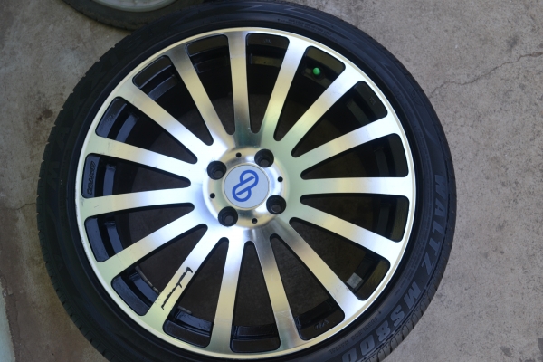 ขายล้อแม็กขอบ17พร้อมยางปลายปี 12  4 รู 100