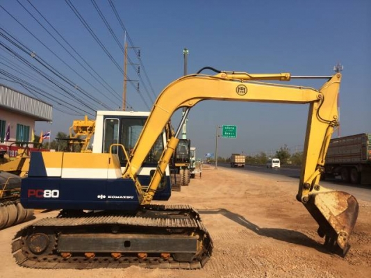 ขายรถขุด KOMATSU PC80-5 นำเข้าจากญี่ปุ่นแท้ๆ สภาพพร้อมใช้งาน (มีVDOให้ชม )สนใจติดต่อ 081-2990958 ครับ