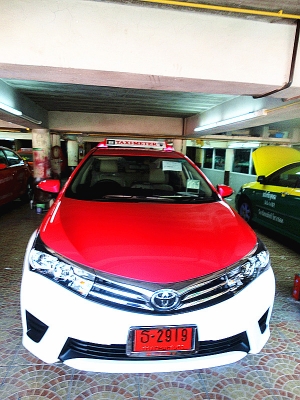 จำหน่ายแท็กซี่ป้ายแดง(ตัวใหม่ 2014) ดาวน์150,000 บาทออกรถได้เลย ออกง่ายผ่อนสบาย ไม่ยุ่ง