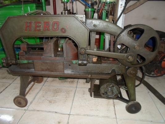 แท่นเลื่อย HERO  สภาพสวย เดิม ๆ พร้อมใช้งาน 9,000