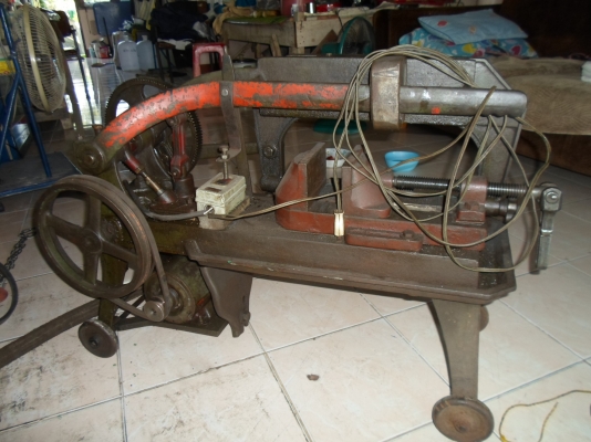 แท่นเลื่อย HERO  สภาพสวย เดิม ๆ พร้อมใช้งาน 9,000