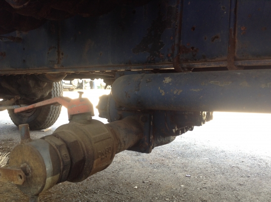 ขายรถบรรทุกน้ำมัน ISUZU จัมโบ้ 200 เพลาเดียว เครื่อง 6SA1 200 แรงม้า คัสซีสวยตลอดเส้นไม่มีบวม เบรคลมดัน พวงมาลัยพาวเวอร์ ทะเบียนพร้อมโอนครับ