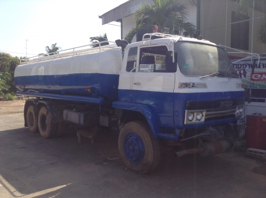 ขายรถบรรทุกน้ำมัน ISUZU จัมโบ้ 200 เพลาเดียว เครื่อง 6SA1 200 แรงม้า คัสซีสวยตลอดเส้นไม่มีบวม เบรคลมดัน พวงมาลัยพาวเวอร์ ทะเบียนพร้อมโอนครับ