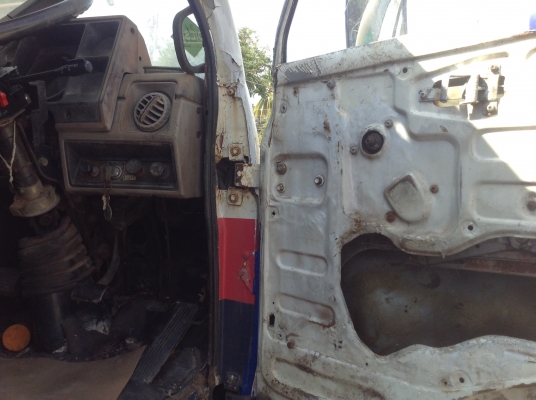 ขายรถบรรทุกน้ำมัน ISUZU จัมโบ้ 200 เพลาเดียว เครื่อง 6SA1 200 แรงม้า คัสซีสวยตลอดเส้นไม่มีบวม เบรคลมดัน พวงมาลัยพาวเวอร์ ทะเบียนพร้อมโอนครับ