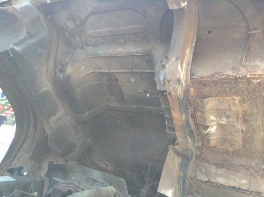 ขายรถบรรทุกน้ำมัน 10 ล้อเพลาเดียว ISUZU จัมโบ้ 200 เครื่อง 6SA1 200 แรงม้า คัสซีสวยตลอดเส้นไม่มีบวม เบรคลมดัน พวงมาลัยพาวเวอร์ ทะเบียนพร้อมโอนครับ