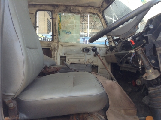 ขายรถบรรทุกน้ำมัน 10 ล้อเพลาเดียว ISUZU จัมโบ้ 200 เครื่อง 6SA1 200 แรงม้า คัสซีสวยตลอดเส้นไม่มีบวม เบรคลมดัน พวงมาลัยพาวเวอร์ ทะเบียนพร้อมโอนครับ