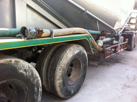 ขายหางกล้วยหอม 2 เพลา อู่.ชาญนคร ปี.47 หางสวยสมบูรณ์ ราคาย้อมเยาว์