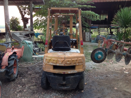 ขายรถฟอร์คลิฟต์ toyota 1.5 ตัน เครื่องเบนซิล