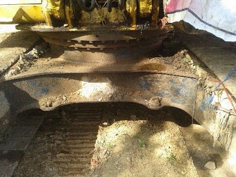 รถแบคโฮ ยูตานิ. 200 - 3  สนใจติดต่อ 081 - 6079515