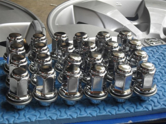 ขาย ล้อแม็กซ์ VIGO champ Prerunner ถอดป้ายแดง 4วง+น๊อตเดิม  ราคา9500บาทครับ