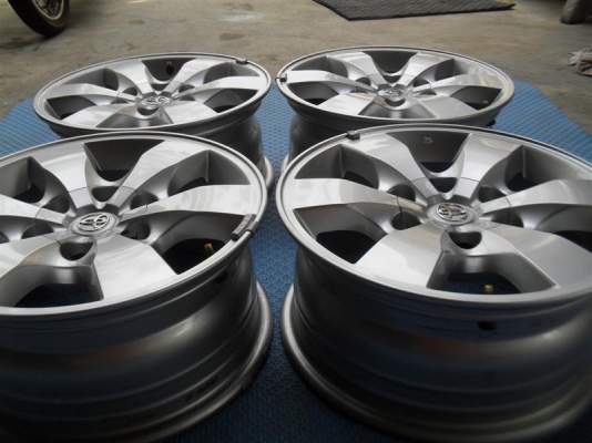 ขาย ล้อแม็กซ์ VIGO champ Prerunner ถอดป้ายแดง 4วง+น๊อตเดิม  ราคา9500บาทครับ