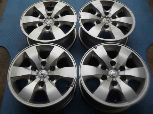 ขาย ล้อแม็กซ์ VIGO champ Prerunner ถอดป้ายแดง 4วง+น๊อตเดิม  ราคา9500บาทครับ