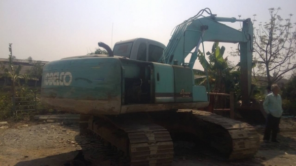 ขายรถแบคโฮ KOBELCO SK-200-YN.07 ไฟฟ้ามี อิมวอย ช้วงล้างสมบูรณ์ ราคา1350000 ต่อรอง