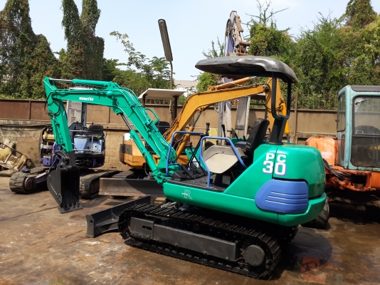 ขาย รถขุด KOMATSU รุ่น PC30-7-แทร็กเหล็ก มือสองญี่ปุ่น