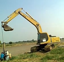 ขายรถแบคโฮ KOMATSU PC-200-6 สภาพสวย ไฟฟ้าครบ เอกสารอิมวอย สนใจโทร