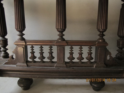 ขายโต๊ะแอนติคเก่าโบราณ ไม้ชิงชันหนาๆ