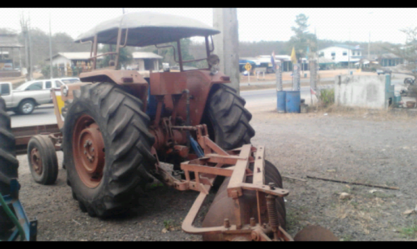 ขายรถไถ massey ferguson 185  ....มีใบมีดดันหน้าให้ พร้อมใช้งาน