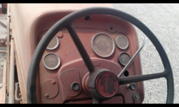 ขายรถไถ massey ferguson 185  ....มีใบมีดดันหน้าให้ พร้อมใช้งาน