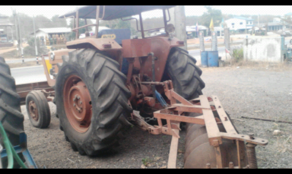 ขายรถไถ massey ferguson 185  ....มีใบมีดดันหน้าให้ พร้อมใช้งาน