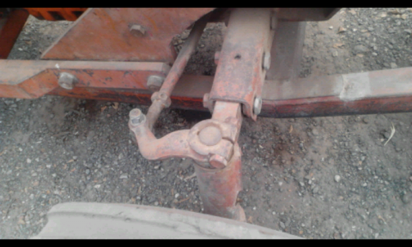 ขายรถไถ massey ferguson 185  ....มีใบมีดดันหน้าให้ พร้อมใช้งาน