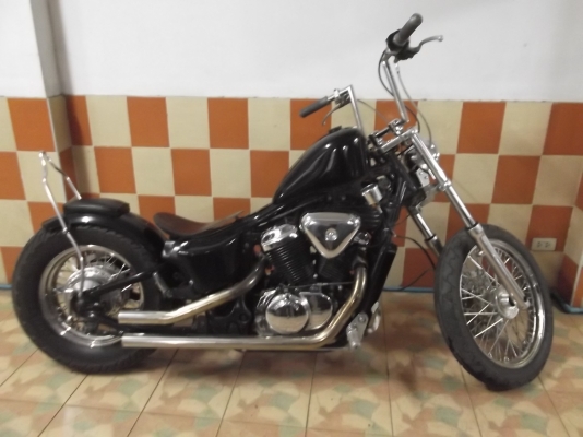 Steed 400 OldSchool หล่อๆ ราคาย่อมเยาครับ