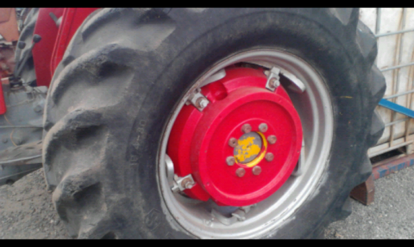 ขายรถไถ massey ferguson 195  ...หางเป็นถังน้ำ.ไม่มีดันดัหน้า
