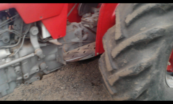 ขายรถไถ massey ferguson 195  ...หางเป็นถังน้ำ.ไม่มีดันดัหน้า