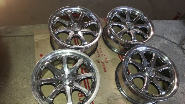 แม็คขอบ15แต่มีชำรุด4รู100แบคโคม