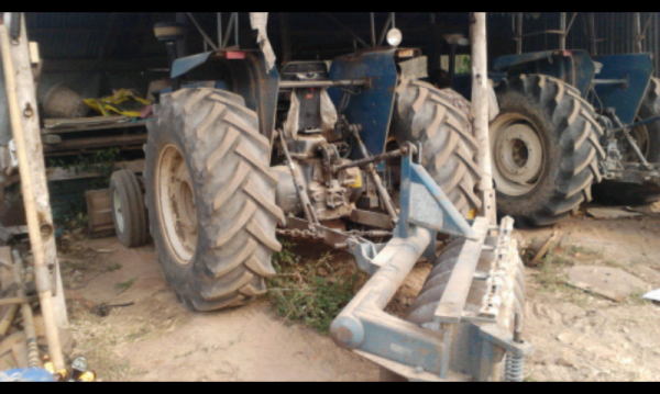 ขาย ฟอร์ด 5610 NEW HOLLANDเพลาเดียว ราคา 550000 รถมือเดียว