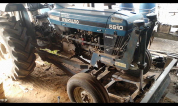 ขาย ฟอร์ด 5610 NEW HOLLANDเพลาเดียว ราคา 550000 รถมือเดียว