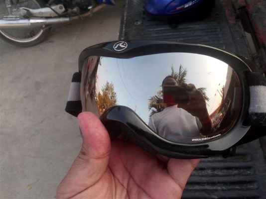 ขายเเว่นตาสุดเเนว ครับ ใส่ขับเรือหล่อมาก เก่าญี่ปุ่น