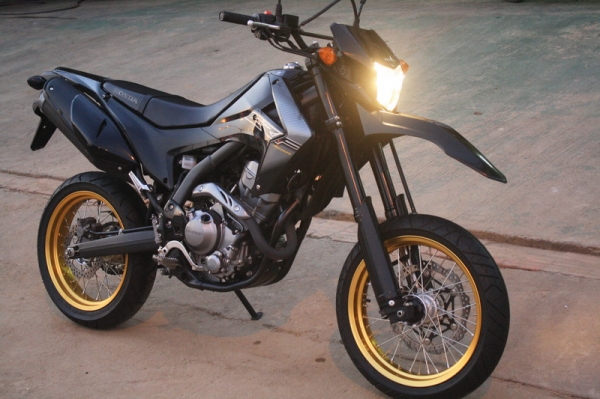 __CRF 250M ปี2013 วิ่ง 4,388 km.แท้ๆ $ 117,000__ __CRF 250M ปี2013 วิ่ง 4,388 km.แท้ๆ $ 117,000__