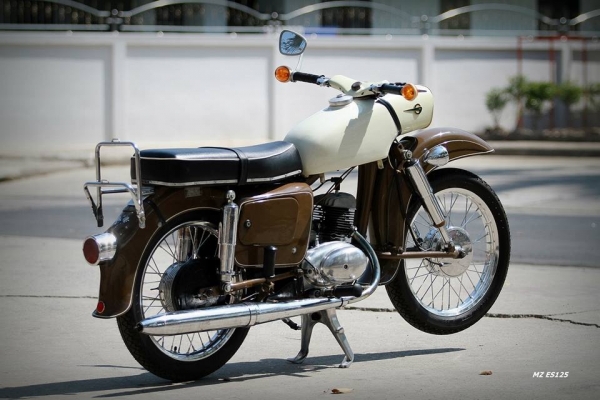 ขายMZ es125 สวยๆเดิมๆ เก็บงานทั้งคัน มีเอกสารให้ เครื่องดีมากๆ 85000 0811160919