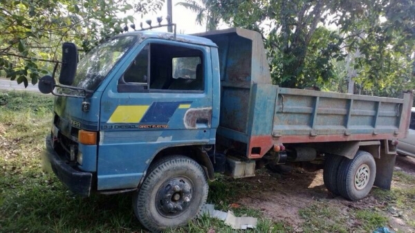 รถอีซูซุ 6 ล้อดั้ม 115 แรงม้า. ( รถประกอบ. )  สนใจติดต่อ 081 - 6079515