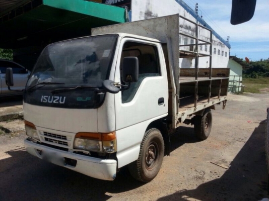 รถอีซูซุ 4 ล้อ 88 แรงม้า. ปี 43  สนใจติดต่อ 081 - 6079515