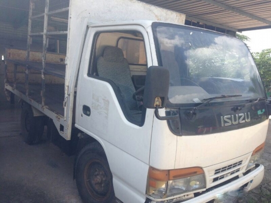รถอีซูซุ 4 ล้อ 88 แรงม้า. ปี 43  สนใจติดต่อ 081 - 6079515