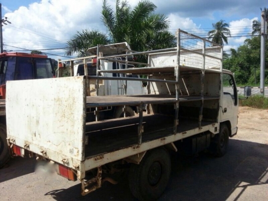 รถอีซูซุ 4 ล้อ 88 แรงม้า. ปี 43  สนใจติดต่อ 081 - 6079515