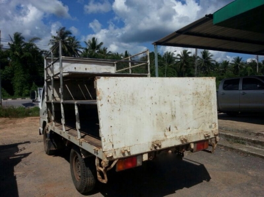 รถอีซูซุ 4 ล้อ 88 แรงม้า. ปี 43  สนใจติดต่อ 081 - 6079515