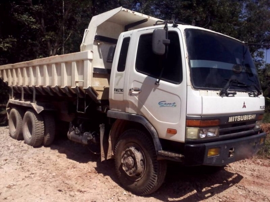 รถมิตซู 10 ล้อดั้ม 260 แรงม้า. ปี 48  สนใจติดต่อ 081 - 6079515